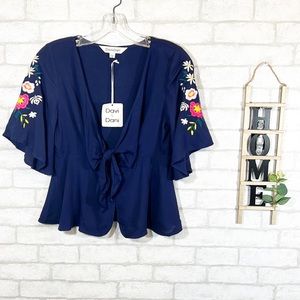 Davi & Dani blue embroidered top size Small